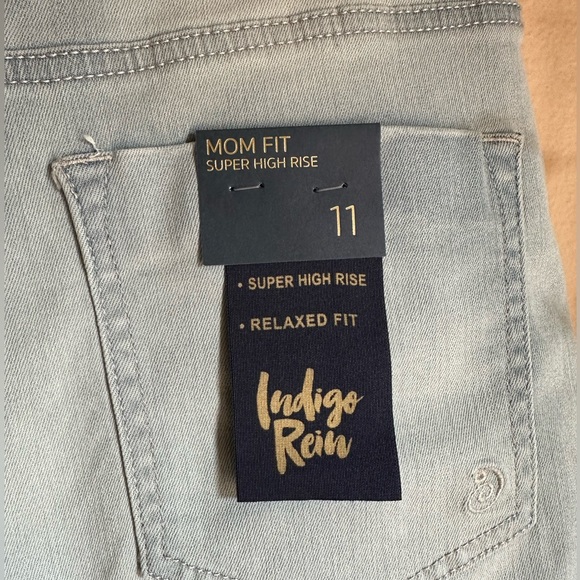 Indigo Rein Mom rise light blue jean shorts size 11 - Picture 4 of 7